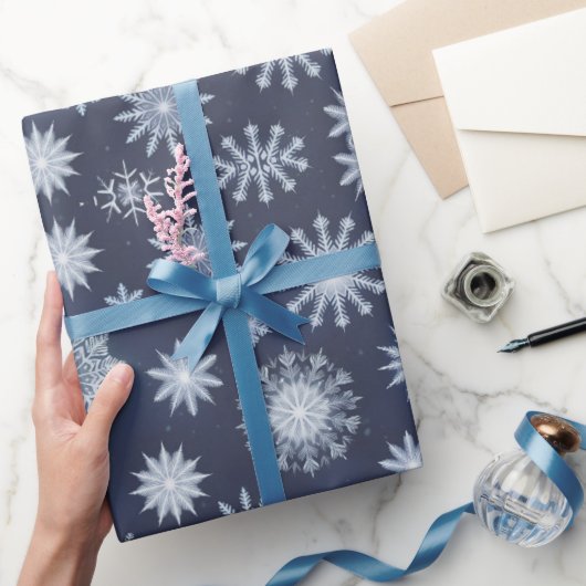 Elegante Snowflake Kerst moderne Wrapping Paper Cadeaupapier (Geschenken)