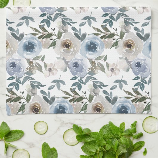 Elegante Soft Dusty Blue Waterverf Bloemen voor Theedoek (Gevouwen)
