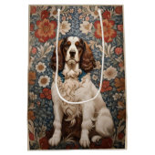 Elegante spaniël op bloemachtergrond medium cadeauzakje (Achterkant)