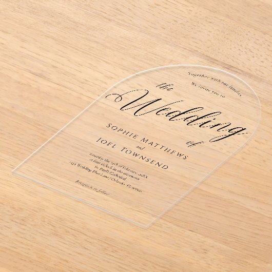 Elegante speelse romantische zwarte script bruilof acryl uitnodigingen (Laagn)