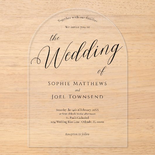 Elegante speelse romantische zwarte script bruilof acryl uitnodigingen (Voorkant)