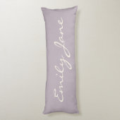 Elegante Stof Lilac Handgeschreven Script Naam Cus Lichaamskussen (Achterkant (Verticaal))