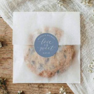 Elegante Stofblauwe Love is Sweet Bruiloft Ronde Sticker