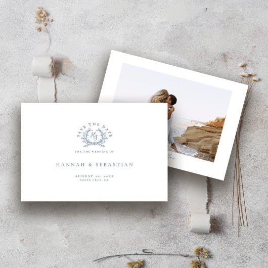 Elegante Stofblauwe Monogram Wapen Huwelijk Save The Date