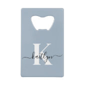 Elegante Stofblauwe Script Monogram Creditkaart Flessenopener (Achterkant)