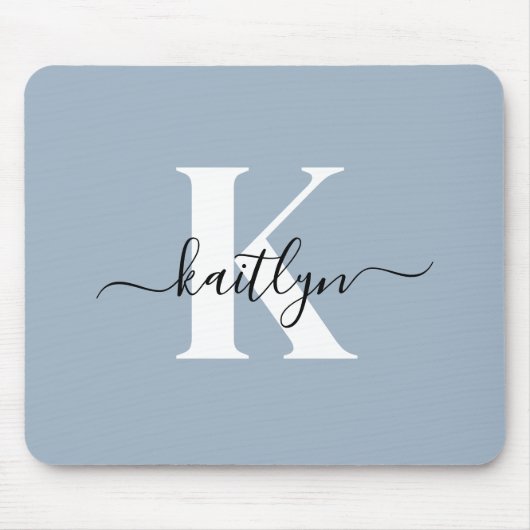 Elegante Stofblauwe Script Monogram Muismat (Voorkant)