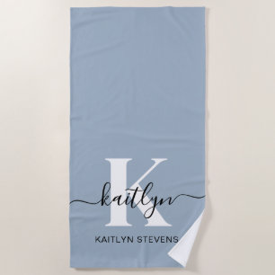 Elegante Stofblauwe Script Monogram Strandlaken