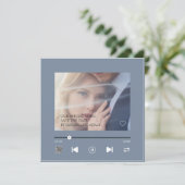 Elegante Stofblauwe Trouwlied QR Save The Date (Staand voorkant)
