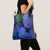 Elegante stoffige blauw paarse bloemen tote bag (Dichtbij)