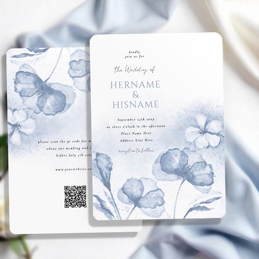 Elegante stoffige blauwe bloemen QR RSVP bruiloft Kaart