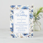 Elegante stoffige blauwe bloemenbruiloft uitnodigi kaart (Staand voorkant)