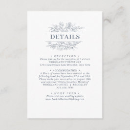 Elegante stoffige blauwe bloemenkrans trouwdetails informatiekaartje