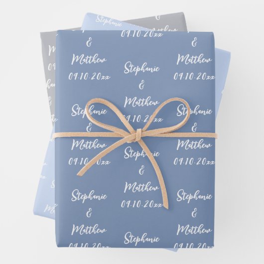 Elegante stoffige blauwe bruid bruidegom namen bru inpakpapier vel (In situ)
