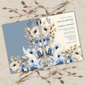 Elegante stoffige blauwe gouden winter bloemenbrui kaart