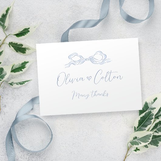 Elegante stoffige blauwe hand getekende boog bruil bedankkaart