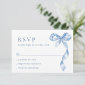Elegante stoffige blauwe hand getekende boog bruil RSVP kaartje (Staand voorkant)