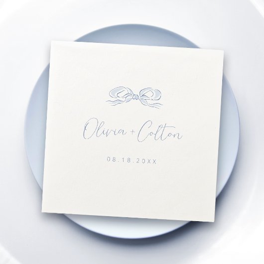 Elegante stoffige blauwe hand getekende boog bruil servet