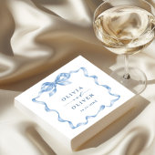 Elegante stoffige blauwe hand getekende boog bruil servet