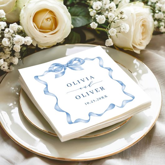 Elegante stoffige blauwe hand getekende boog bruil servet