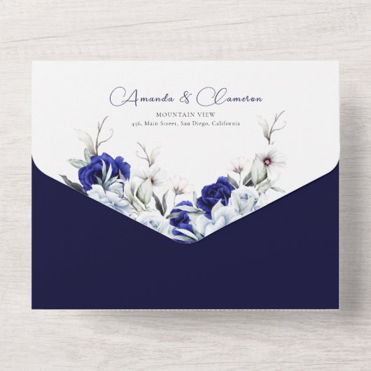 Elegante stoffige blauwe marine bloemenboog bruilo all in one uitnodiging (Achterkant)