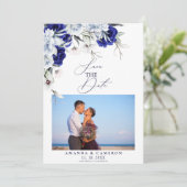 Elegante stoffige blauwe marine bloemenbruiloft save the date (Staand voorkant)