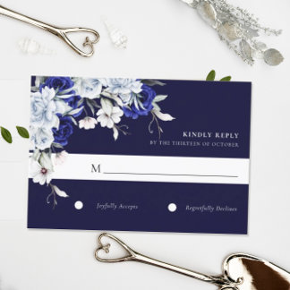 Elegante stoffige blauwe marine bloemige trouwfees RSVP kaartje