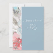 elegante stoffige blauwe trouw & pastel bloemrijke kaart (Achterkant)