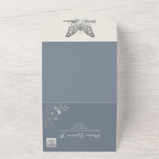 Elegante stoffige blauwe vlinder bruiloft all in one uitnodiging (Buitenkant)