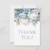 Elegante stoffige blauwe witte bloemenverjaardag D Bedankkaart (Voorkant)