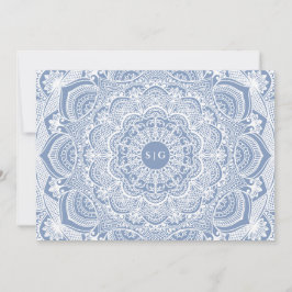 Elegante stoffige blauwe witte kanten mandala klas bedankkaart
