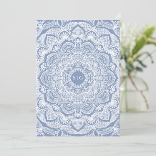 Elegante stoffige blauwe witte kanten mandala klas save the date (Staand voorkant)