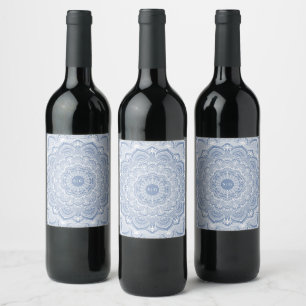 Elegante stoffige blauwe witte kanten mandala klas wijn etiket