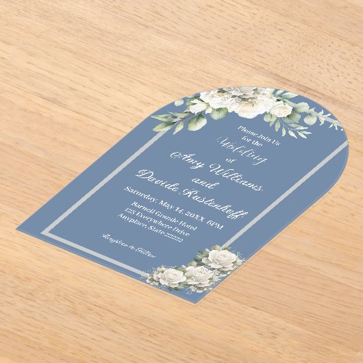 Elegante stoffige blauwe witte rozen bruiloft acryl uitnodigingen (Laagn)