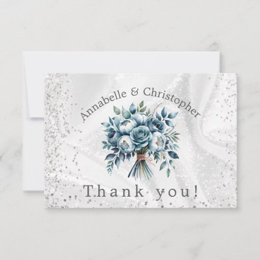 Elegante stoffige blauwe zilveren boeket bruiloft bedankkaart (Voorkant)