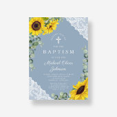 Elegante stoffige blauwe zonnebloemen kruisen doop kaart