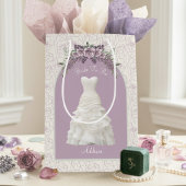 Elegante stoffige mauve bruid die medium cadeautas