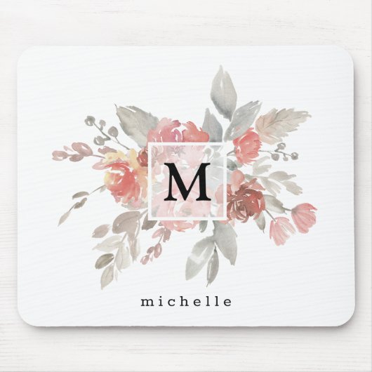 Elegante stoffige roze grijze bloemmonogram muismat (Voorkant)