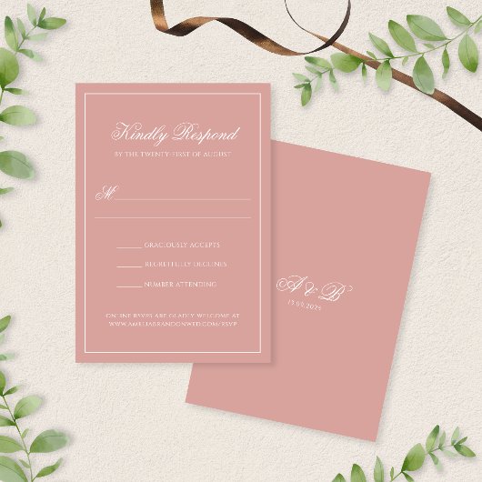 Elegante stoffige roze rand monogram script bruilo RSVP kaartje