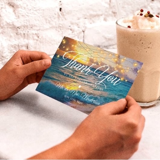 Elegante String Lights Zomer Sunset Beach Bruiloft Bedankkaart