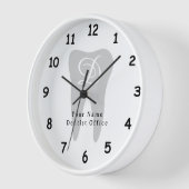 Elegante tandarts kantoor wandklok met tand logo (Hoek)