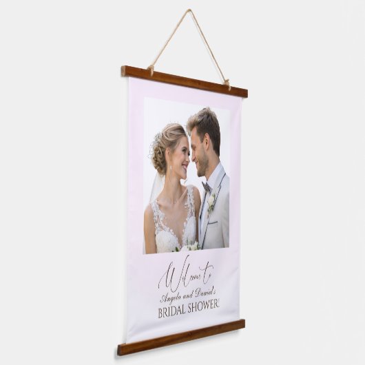 Elegante tender roze bruid en bruidegom Vrijgezell Hangend Wandkleed (Gebogen)