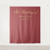 Elegante Terracotta Gold Script Monogram Huwelijk Wandkleed (Voorkant)