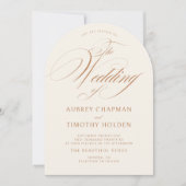 Elegante Terracotta Kalligrafie Boog Huwelijk Kaart (Voorkant)