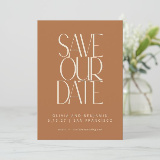 Elegante Terracotta Mid Century Moderne Typografie Save The Date (Staand voorkant)