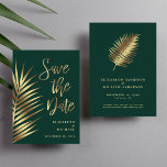 Elegante tropische palmbladeren groen goud save the date<br><div class="desc">Minimale en elegante bewaart de datumaankondigingskaart met gouden tropische fernbladeren tegen een donkergroene achtergrond,  "sparen de Datum"in een groot stijlvol manuscript en uw namen en bewaar de datumdetails in eenvoudige moderne typografie. Ideaal voor een doelbruiloft.</div>