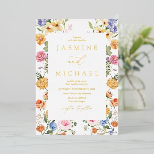 Elegante Tuinbloemen Wildflower Wedding Gold Folie Uitnodiging (Staand Voorkant)