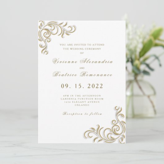 Elegante twee bruiden gouden scroll bruiloft uitno kaart (Staand voorkant)