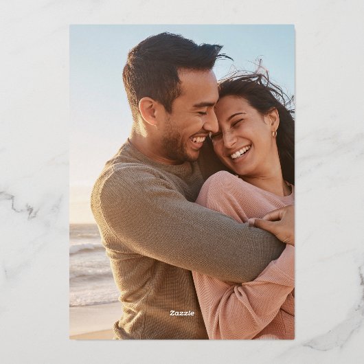 Elegante twee foto bruiloft GOUD Bewaar de datum Folie Uitnodiging (Achterkant)