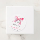 Elegante 'Tying the Knot' Roze Strik Bruidsboeket Bedankjes Labels (In situ)