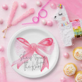 Elegante 'Tying the Knot' Roze Strik Bruidsfeest Papieren Bordje (Feest)